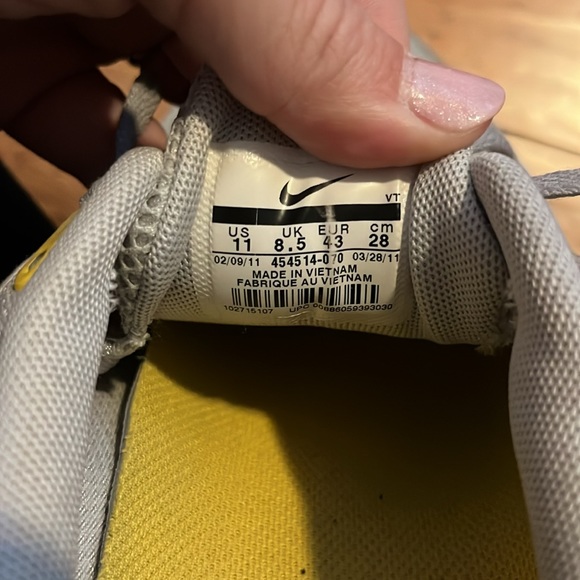 Nike Livestrong running shoes - Picture 4 of 6